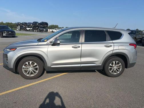 Shimmering Silver Pearl 2020 Hyundai SANTA FE 2.4 SE