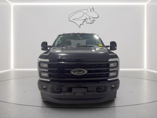 Agate Black 2024 Ford F-350 Lariat Super Duty