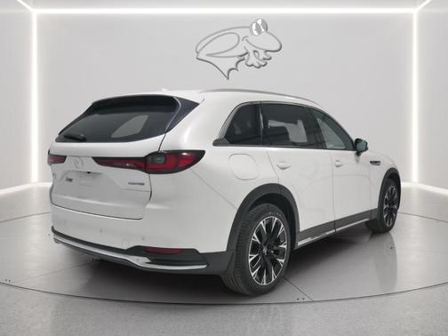 2024 Mazda CX-90 PHEV Premium Plus