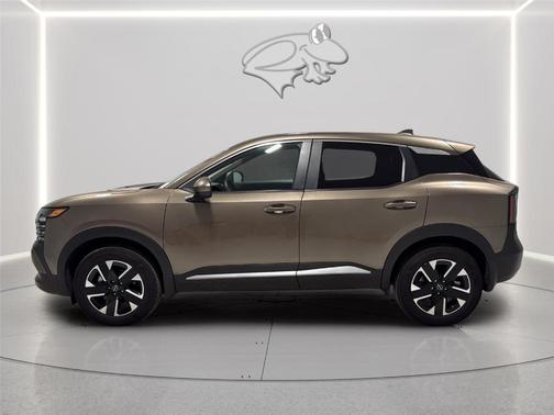 Canyon Bronze M 2025 Nissan Kicks SV