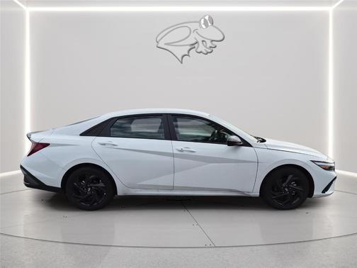 Serenity White Pearl 2026 Hyundai ELANTRA SEL Sport