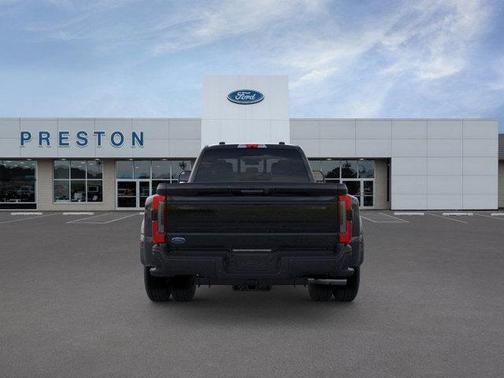 2025 Ford F-350 Platinum