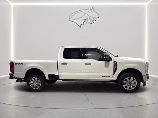 Oxford White 2023 Ford F-250 King Ranch