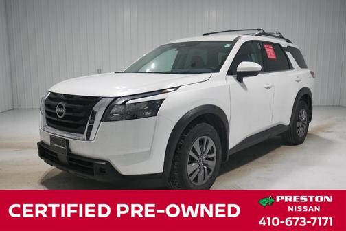 2025 Nissan Pathfinder SV