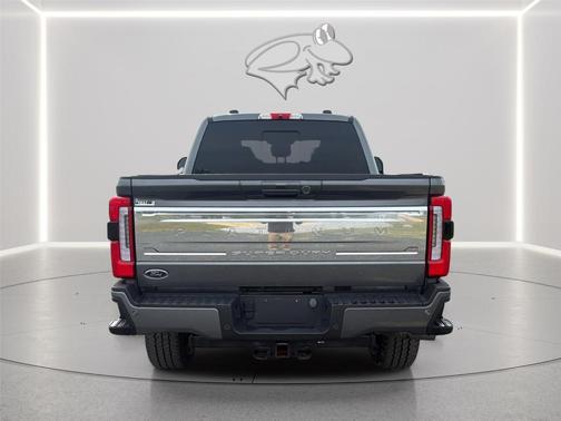 Carbonized Gray 2024 Ford F-250 Platinum