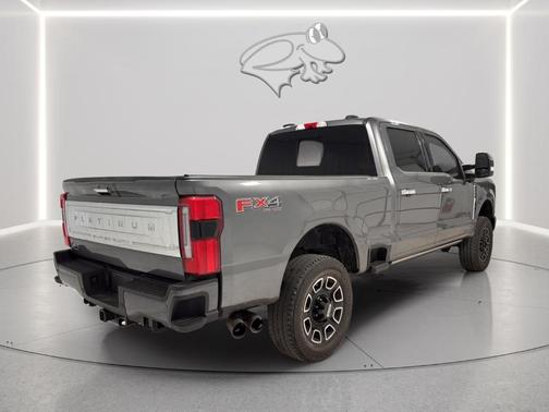 Carbonized Gray 2024 Ford F-250 Platinum