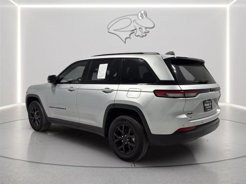 Silver Zynith 2025 Jeep Grand Cherokee Laredo