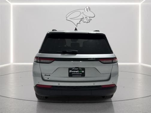 Silver Zynith 2025 Jeep Grand Cherokee Laredo