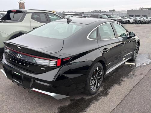 2025 Hyundai SONATA SEL