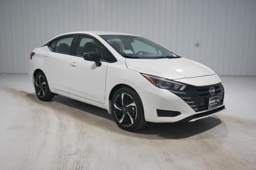 2025 Nissan Versa 1.6 SR