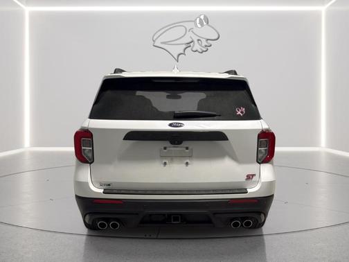 Star White 2023 Ford Explorer ST