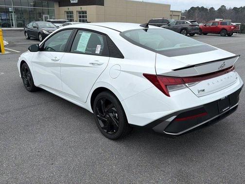 2026 Hyundai ELANTRA HEV SEL