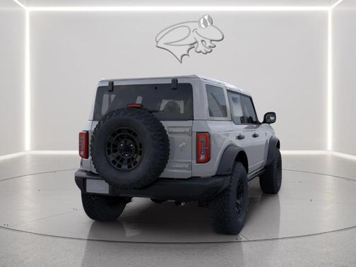 Avalanche Gray 2026 Ford Bronco Badlands