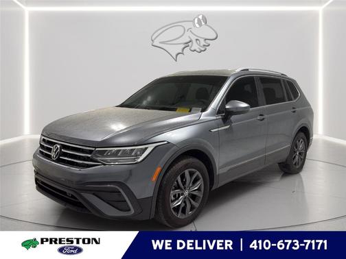 Platinum Gray Metallic 2022 Volkswagen Tiguan 2.0T SE