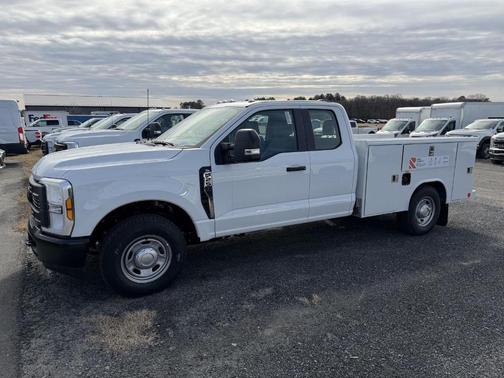 Oxford White 2026 Ford F-250 Super Duty