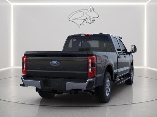 Agate Black 2026 Ford F-250 XLT