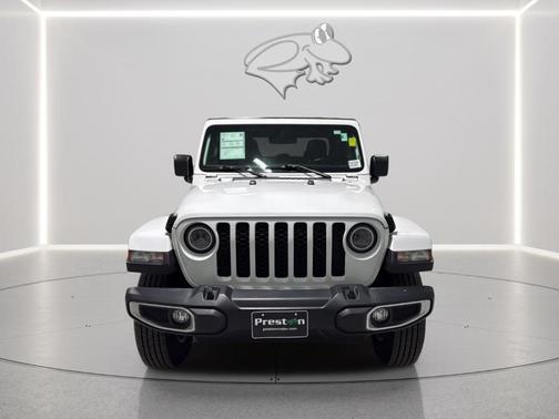 Bright White Clearcoat 2022 Jeep Gladiator Sport