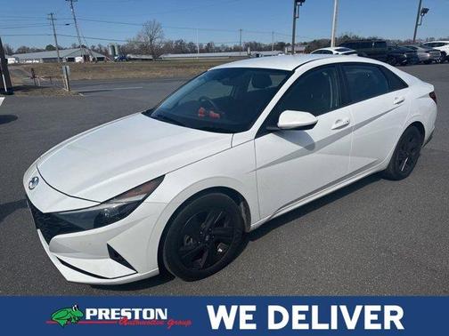 2022 Hyundai ELANTRA SEL