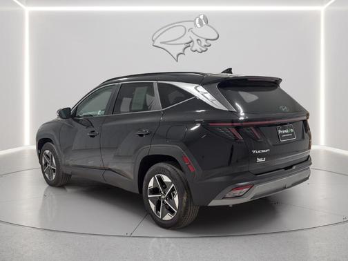 Phantom Black 2025 Hyundai TUCSON SEL Convenience