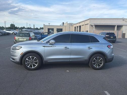 Silver Radiance 2021 Lincoln Nautilus Reserve
