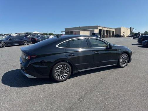 2024 Hyundai SONATA Hybrid Limited