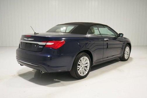 2014 Chrysler 200 Limited