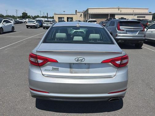 Symphony Silver 2016 Hyundai SONATA SE