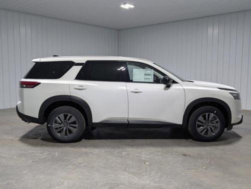 2025 Nissan Pathfinder S