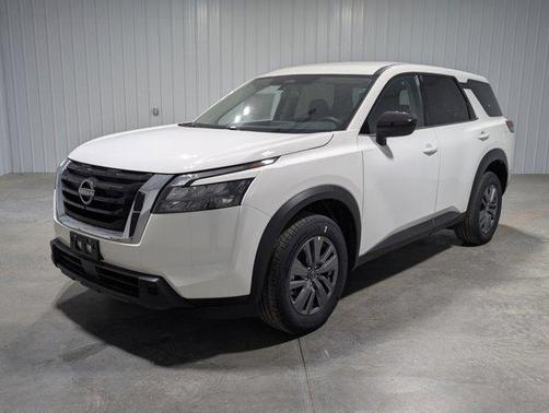 2025 Nissan Pathfinder S