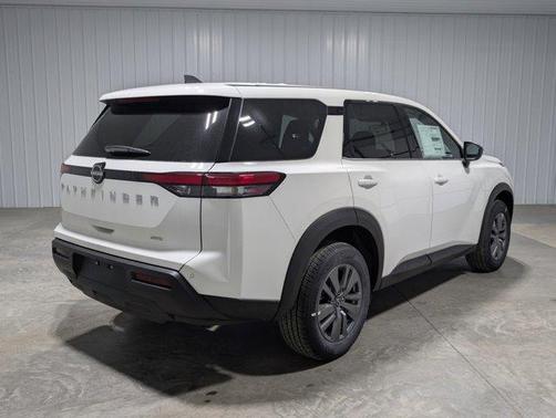 2025 Nissan Pathfinder S
