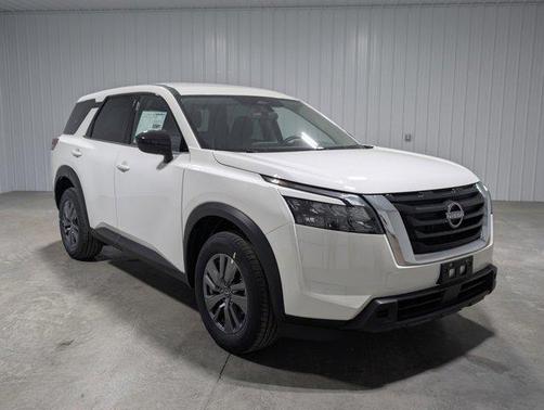 2025 Nissan Pathfinder S
