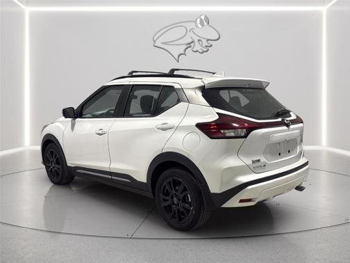 Aspen White 2024 Nissan Kicks SR