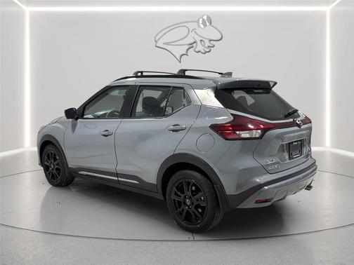 Boulder Gray Metallic 2024 Nissan Kicks SR