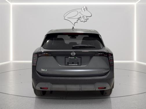 Gun Metallic 2025 Nissan Kicks SV