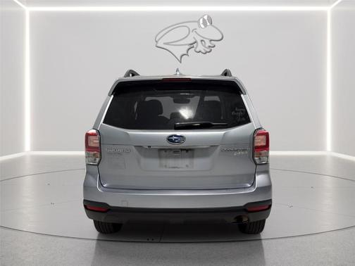 Ice Silver Metallic 2017 Subaru Forester 2.5i Premium