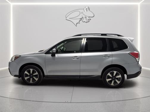 Ice Silver Metallic 2017 Subaru Forester 2.5i Premium