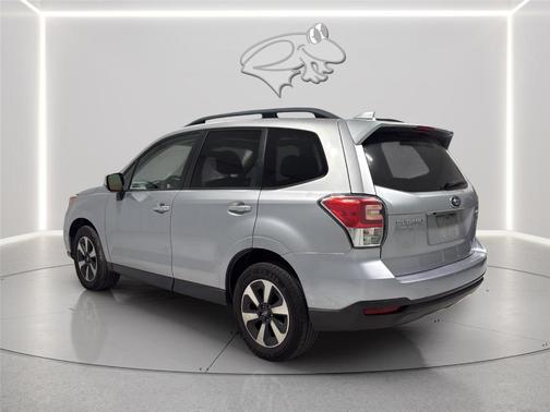 Ice Silver Metallic 2017 Subaru Forester 2.5i Premium