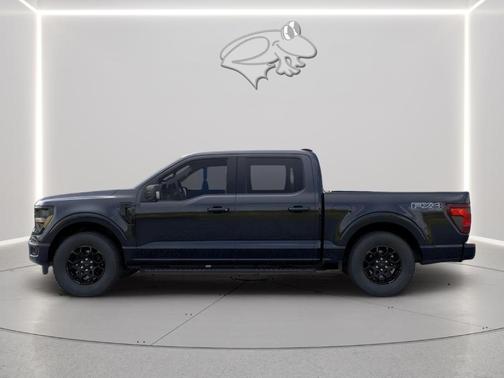 Agate Black Metallic 2026 Ford F-150 XLT