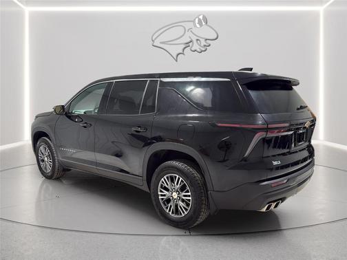 Mosaic Black Metallic 2024 Chevrolet Traverse LS