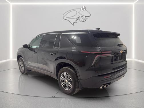 Mosaic Black Metallic 2024 Chevrolet Traverse LS
