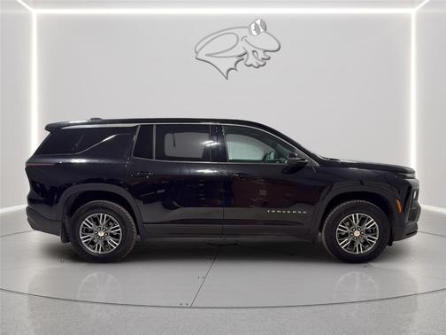 Mosaic Black Metallic 2024 Chevrolet Traverse LS