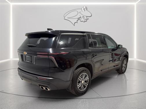Mosaic Black Metallic 2024 Chevrolet Traverse LS
