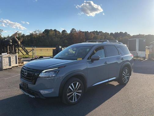 2023 Nissan Pathfinder Platinum