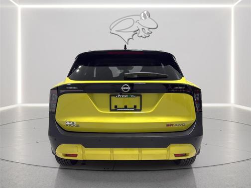 2t Ylw Blk Roof 2025 Nissan Kicks SR