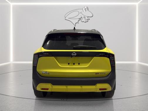 2t Ylw Blk Roof 2025 Nissan Kicks SR