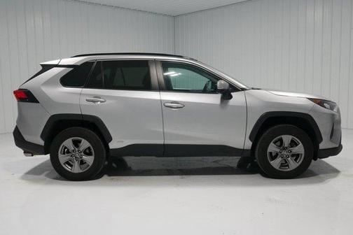 2022 Toyota RAV4 Hybrid LE