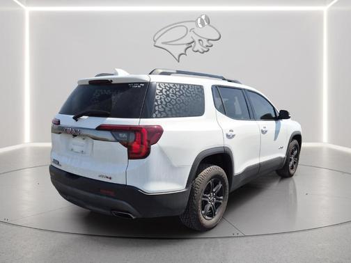 Summit White 2021 GMC Acadia AT4