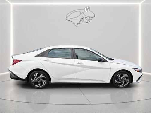 White 2025 Hyundai ELANTRA SEL Sport
