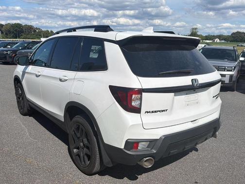 Platinum White Pearl 2024 Honda Passport Black Edition