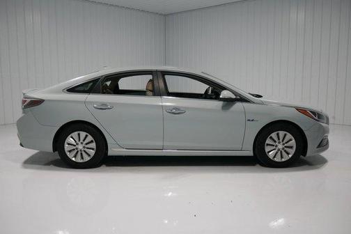 2016 Hyundai SONATA Hybrid SE